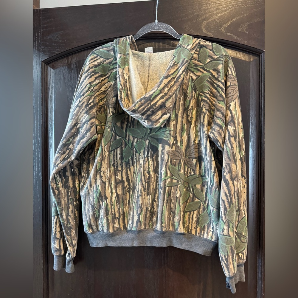 Real tree camo zip up jacket Size L